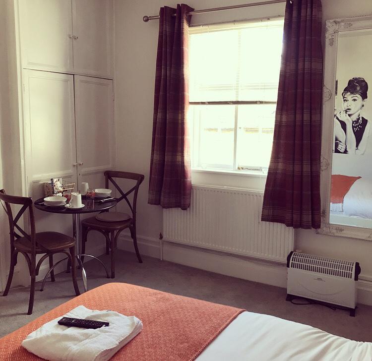 Wansford Country Lounge B&B Екстериор снимка